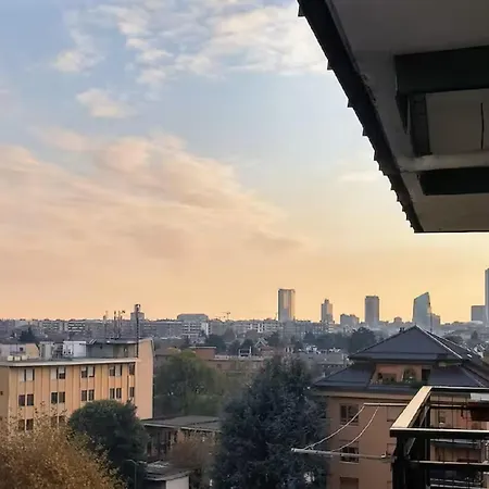 Milan Bright Flat City View 2 Balconies Workspace M5 Appartement Milaan