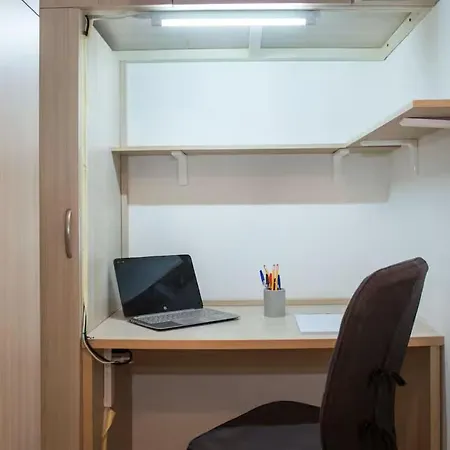 Top-floor Flat View 2 Balconies Workspace M5 Apartment *