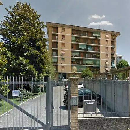Top-floor Flat View 2 Balconies Workspace M5
